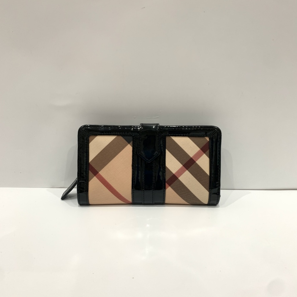 Burberry Beige and Black Wallet